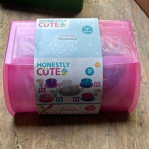 Honestly Cute Dinnerware Set